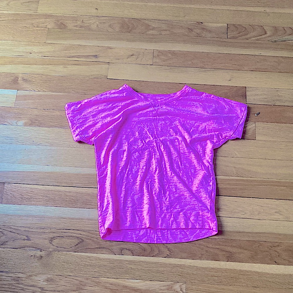 Cute old navy top good for summer never been worn without tag👍☀️